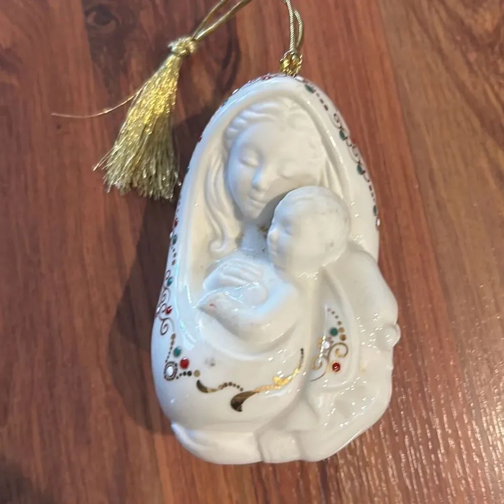 Lenox Vintage mother Mary and child Madonna and child Christmas ornament with go